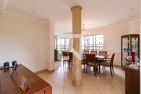 Apartamento à venda com 3 quartos, 300m² em Vila Suzana, São Paulo