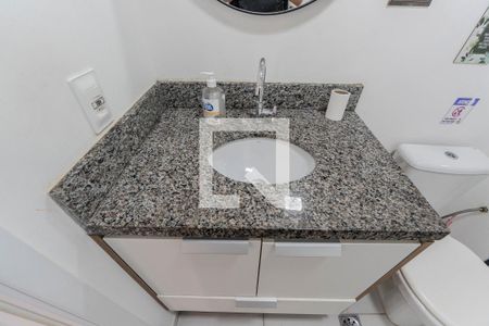 Banheiro SocialBanheiro de apartamento para alugar com 2 quartos, 37m² em Bela Vista, São Paulo