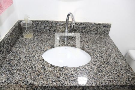 Banheiro de apartamento para alugar com 2 quartos, 37m² em Bela Vista, São Paulo