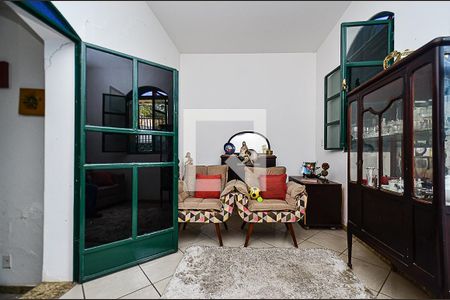 Sala 2 de casa à venda com 5 quartos, 185m² em Sagrada Família, Belo Horizonte