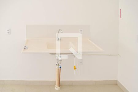 Sala/Cozinha de apartamento para alugar com 1 quarto, 28m² em Guaiaúna, São Paulo