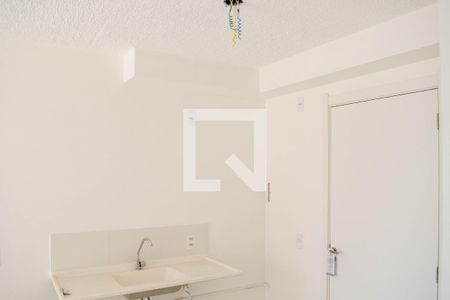 Sala/Cozinha de apartamento para alugar com 1 quarto, 28m² em Guaiaúna, São Paulo