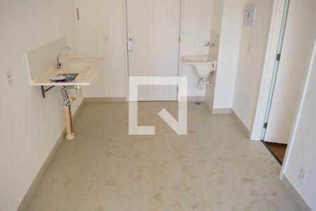 Sala/Cozinha de apartamento para alugar com 1 quarto, 28m² em Guaiaúna, São Paulo