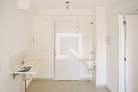 Sala/Cozinha de apartamento para alugar com 1 quarto, 28m² em Guaiaúna, São Paulo