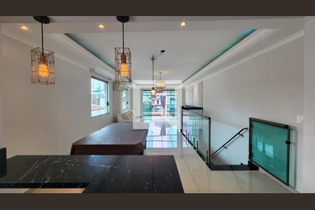 Sala de casa para alugar com 4 quartos, 232m² em Embaré, Santos