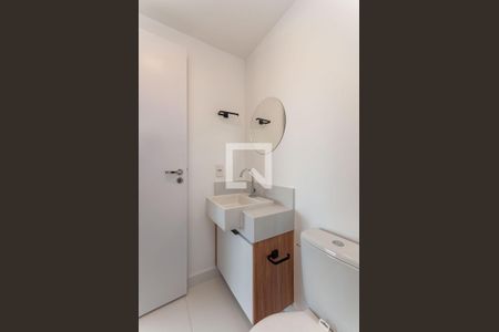 Banheiro de kitnet/studio para alugar com 1 quarto, 25m² em Perdizes, São Paulo