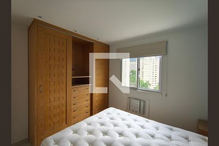Quarto 1 de apartamento para alugar com 2 quartos, 50m² em Jacarepaguá, Rio de Janeiro