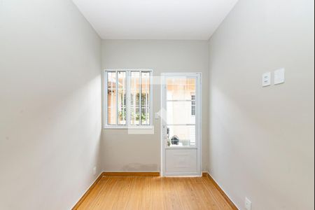 Sala e cozinha de casa para alugar com 1 quarto, 25m² em Alto Caiçaras, Belo Horizonte