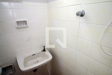 Banheiro Social de casa para alugar com 1 quarto, 50m² em Vista Alegre, Rio de Janeiro