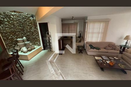 Sala de casa de condomínio à venda com 4 quartos, 400m² em Camboinhas, Niterói