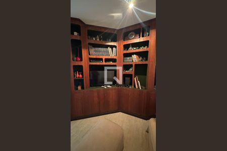 Sala de casa de condomínio à venda com 4 quartos, 400m² em Camboinhas, Niterói