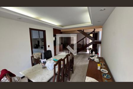 Sala de casa de condomínio à venda com 4 quartos, 400m² em Camboinhas, Niterói
