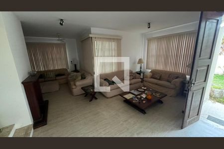 Sala de casa de condomínio à venda com 4 quartos, 400m² em Camboinhas, Niterói