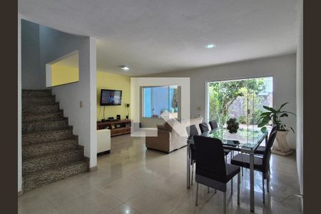 Casa de Condomínio à venda com 3 quartos, 250m² em Vargem Pequena, Rio de Janeiro