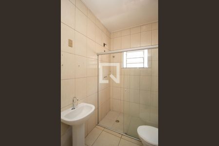 Banheiro Social de casa para alugar com 2 quartos, 180m² em Jardim Marisa, São Paulo