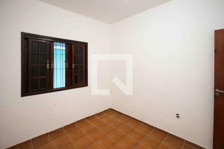 Casa à venda com 5 quartos, 250m² em Vila Antonieta, São Paulo