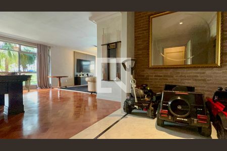 Hall de apartamento para alugar com 4 quartos, 270m² em Cerqueira César, São Paulo