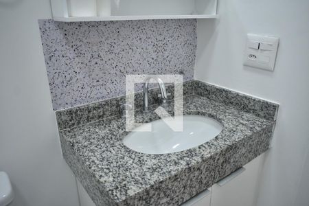 Banheiro de kitnet/studio para alugar com 0 quarto, 21m² em Vila Mariana, São Paulo