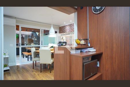 Cozinha americana  de casa de condomínio à venda com 3 quartos, 218m² em Teresópolis, Porto Alegre