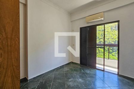 Suíte  de apartamento para alugar com 3 quartos, 98m² em Barra Funda, Guarujá