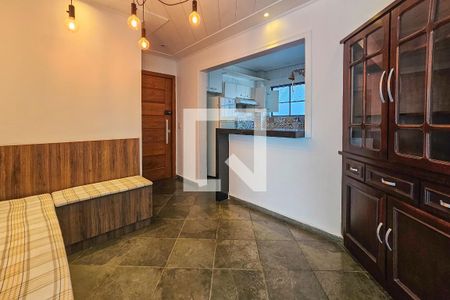 Sala de apartamento para alugar com 3 quartos, 98m² em Barra Funda, Guarujá