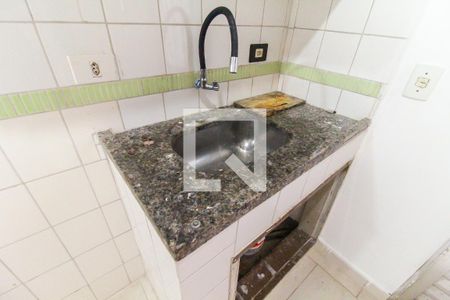 Sala/Cozinha de casa para alugar com 1 quarto, 40m² em Vila Carmosina, São Paulo