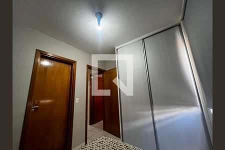 Quarto 2 de apartamento para alugar com 2 quartos, 55m² em Samambaia Sul, Brasília