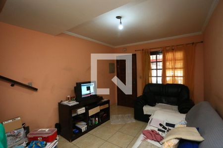 Sala  de casa para alugar com 4 quartos, 70m² em Parque Pinheiros, Taboão da Serra