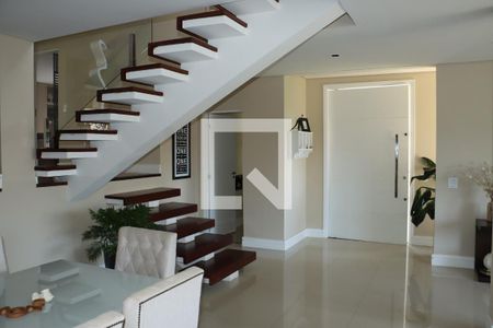 Sala de casa de condomínio para alugar com 3 quartos, 355m² em Jardim Indaia, Embu das Artes