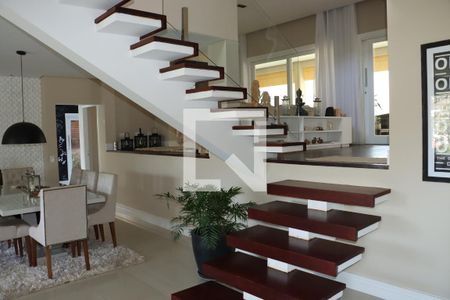 Sala de casa de condomínio para alugar com 3 quartos, 355m² em Jardim Indaia, Embu das Artes