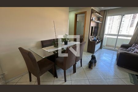 Sala de apartamento à venda com 2 quartos, 58m² em Jardim Tupanci, Barueri