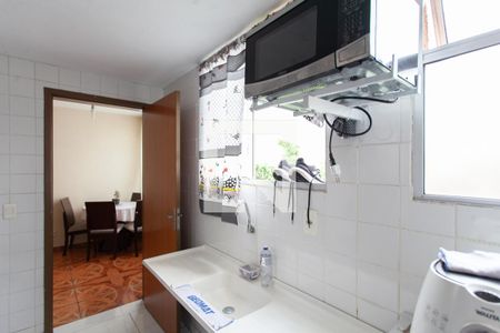 Cozinha e Área de Serviço de apartamento à venda com 3 quartos, 50m² em Copacabana, Belo Horizonte