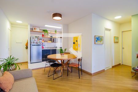 Sala/Cozinha de apartamento à venda com 2 quartos, 68m² em Água Branca, São Paulo