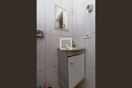 Banheiro Social de casa para alugar com 1 quarto, 30m² em Jardim Germania, São Paulo