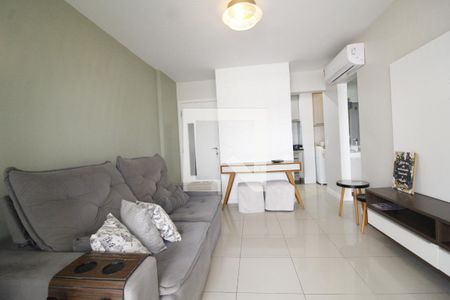 Sala de apartamento para alugar com 1 quarto, 53m² em Paralela, Salvador