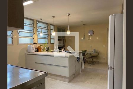 Casa à venda com 4 quartos, 624m² em Jardim Leonor, São Paulo