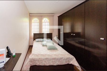 Suíte de casa à venda com 4 quartos, 220m² em Jardim America, Belo Horizonte