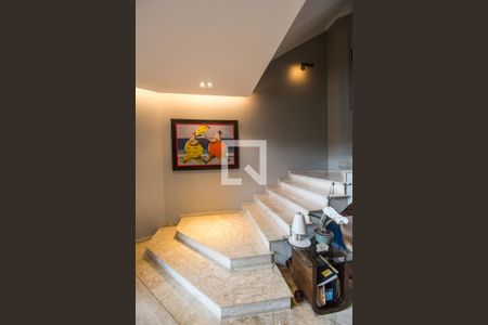 Escada de casa de condomínio à venda com 4 quartos, 608m² em Alphaville, Santana de Parnaíba