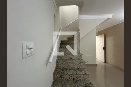 Escada de casa para alugar com 4 quartos, 176m² em Jardim Felicidade (zona Oeste), São Paulo