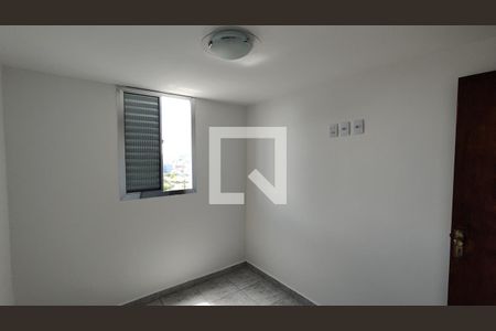 Quarto 1 de apartamento para alugar com 2 quartos, 56m² em Conjunto Residencial José Bonifácio, São Paulo