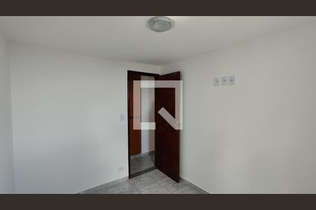 Quarto 2 de apartamento para alugar com 2 quartos, 56m² em Conjunto Residencial José Bonifácio, São Paulo
