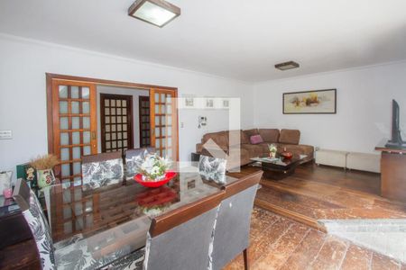 Casa para alugar com 5 quartos, 330m² em Vila Congonhas, São Paulo