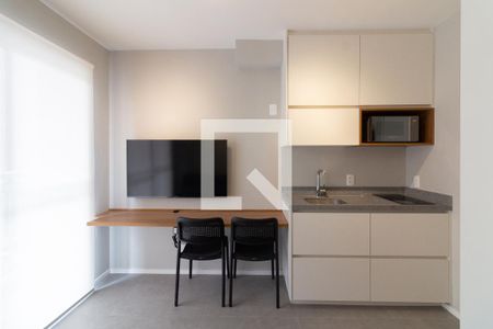 Sala/Cozinha de apartamento à venda com 1 quarto, 24m² em Vila Butantã, São Paulo