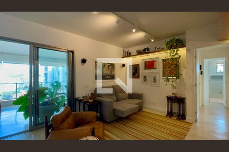 Sala de TV de apartamento à venda com 3 quartos, 149m² em Vila Madalena, São Paulo