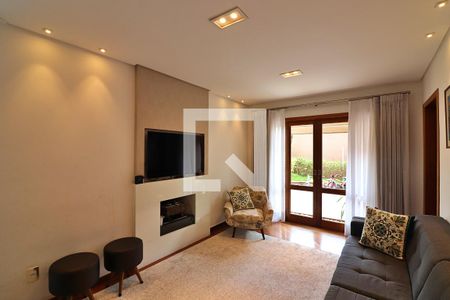 Sala de estar  de casa à venda com 5 quartos, 300m² em Parque dos Passaros, São Bernardo do Campo