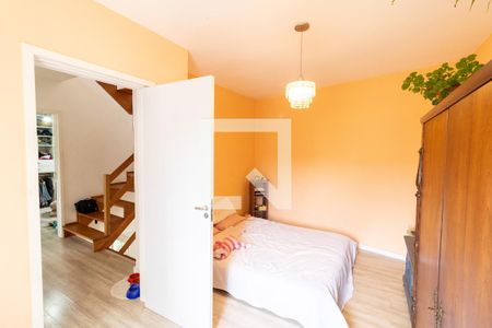 Suíte de casa de condomínio para alugar com 4 quartos, 240m² em Vila Nova, Porto Alegre