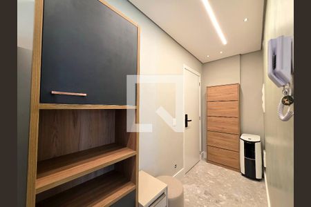 Corredor de apartamento à venda com 2 quartos, 60m² em Vila Nova Conceição, São Paulo