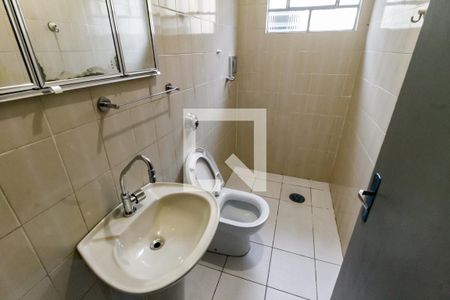 Banheiro de casa para alugar com 4 quartos, 110m² em Jardim Maria Rosa, Taboão da Serra