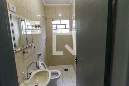 Banheiro de casa para alugar com 4 quartos, 110m² em Jardim Maria Rosa, Taboão da Serra