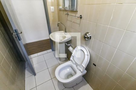 Banheiro de casa para alugar com 4 quartos, 110m² em Jardim Maria Rosa, Taboão da Serra